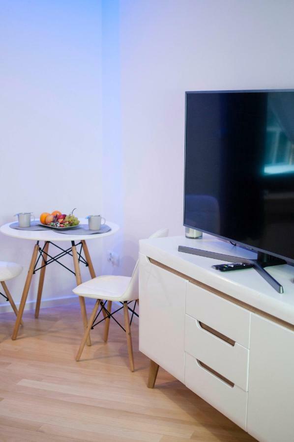 كراكوفيا Cracow Jacuzzi Apartments - Silver Room المظهر الخارجي الصورة