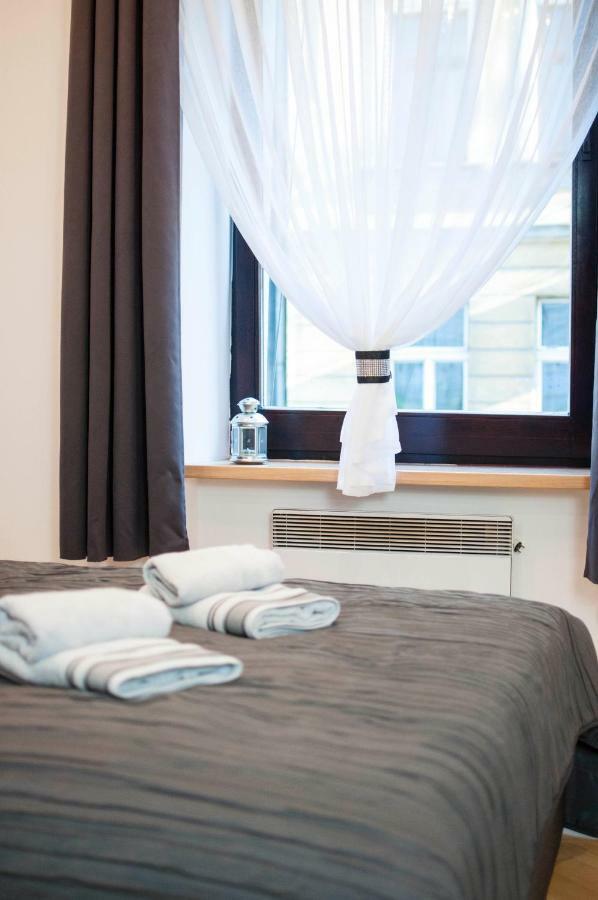 كراكوفيا Cracow Jacuzzi Apartments - Silver Room المظهر الخارجي الصورة