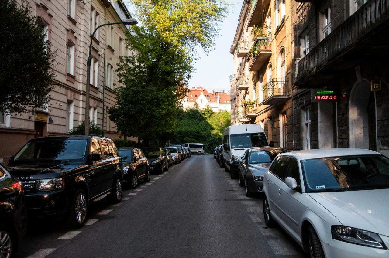 كراكوفيا Cracow Jacuzzi Apartments - Silver Room المظهر الخارجي الصورة