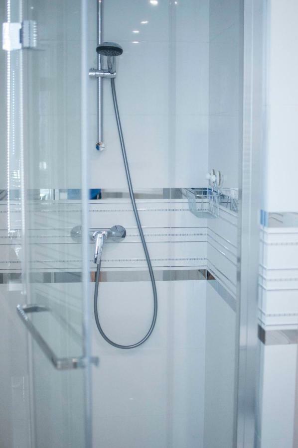 كراكوفيا Cracow Jacuzzi Apartments - Silver Room المظهر الخارجي الصورة